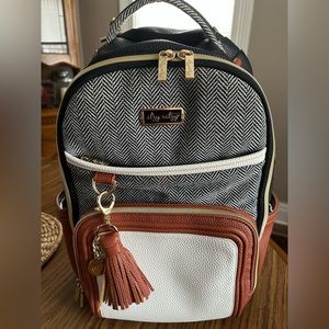 Itzy Ritzy Boss Plus Diaper Bag